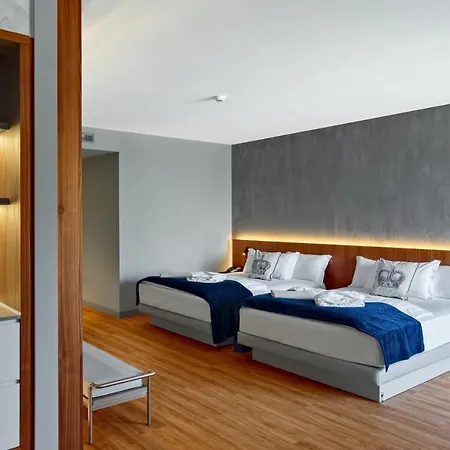 Готель Castello Front 4*
