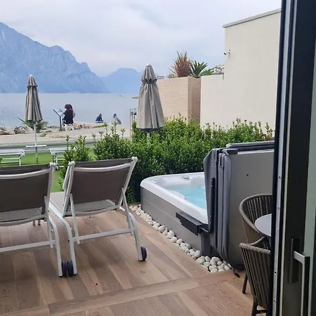 Castello Front 4* Мальчезіне