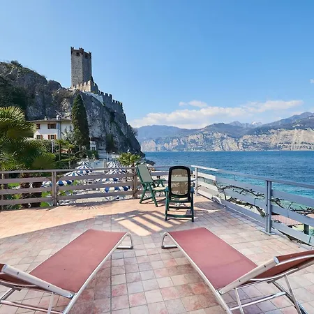 Castello Front Готель 4*