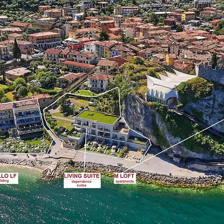 Castello Front 4*